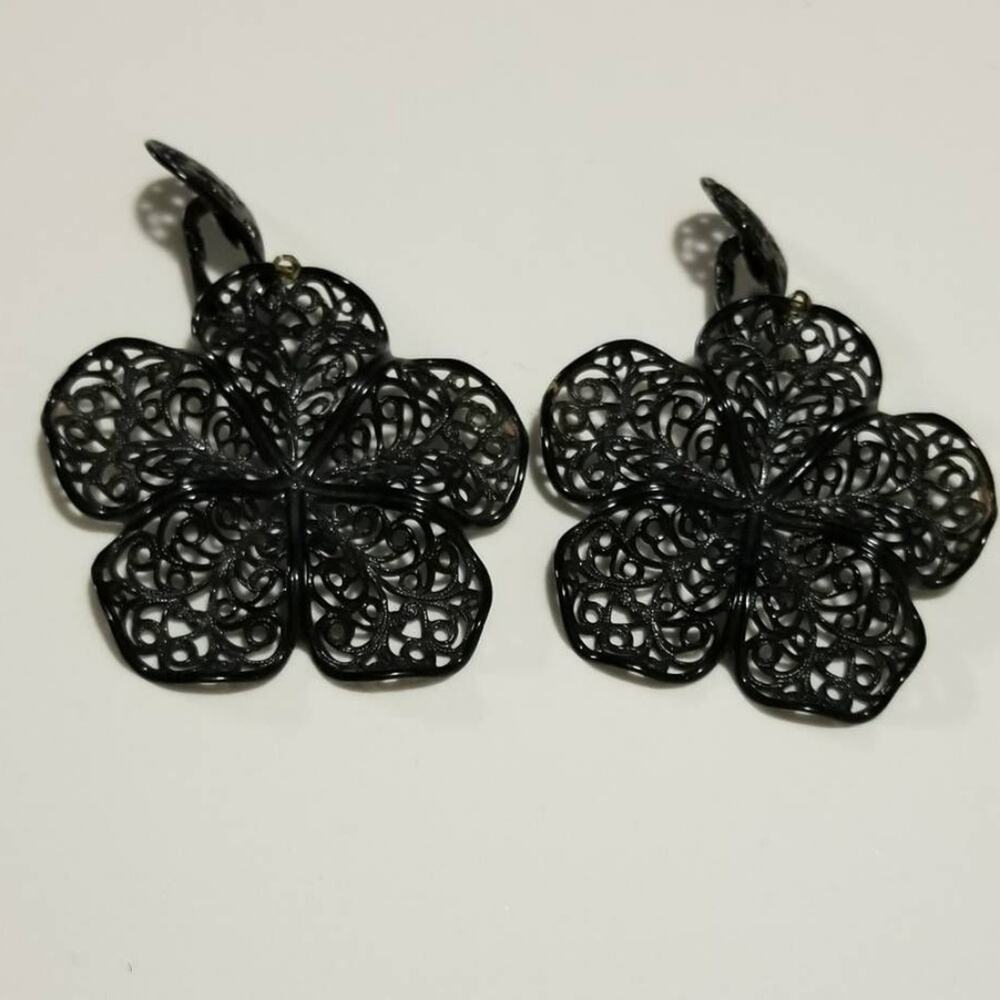 70s Style Retro Vintage black flower clip on Earrings
